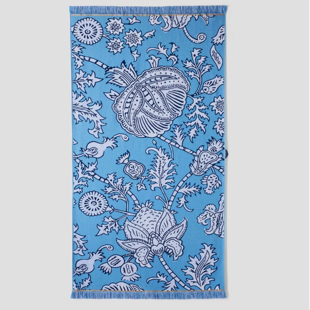 Roller Rabbit x Target Floral Vines Oversize Beach Towel IN HAND